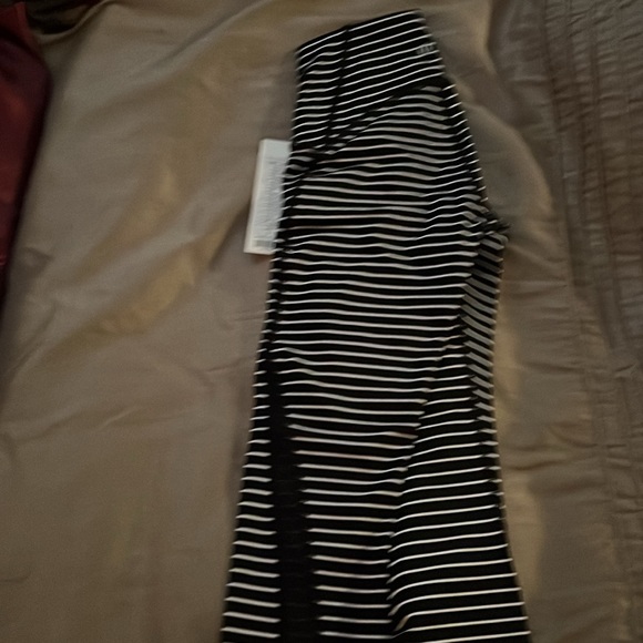 Lululemon Leggings Size 2 - Picture 4 of 5